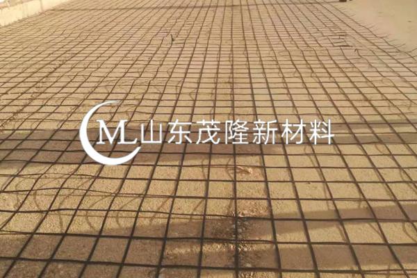 《鄭州機(jī)場至周口西華高速公路二期項目》土工格柵施工